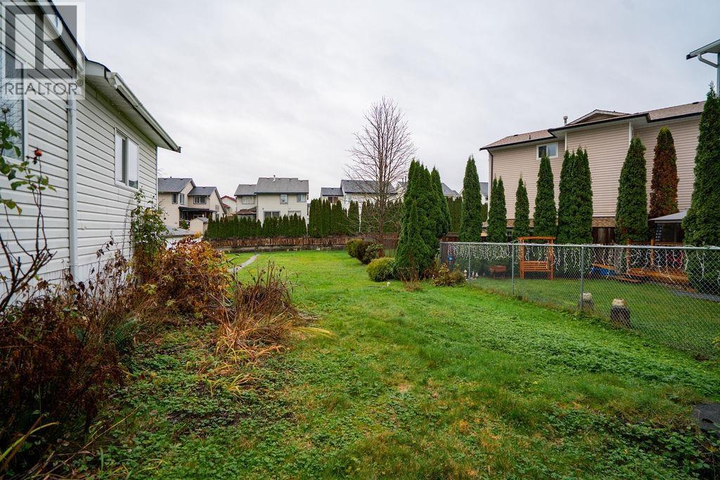 19728 Poplar Place, Pitt Meadows, BC - Outdoor