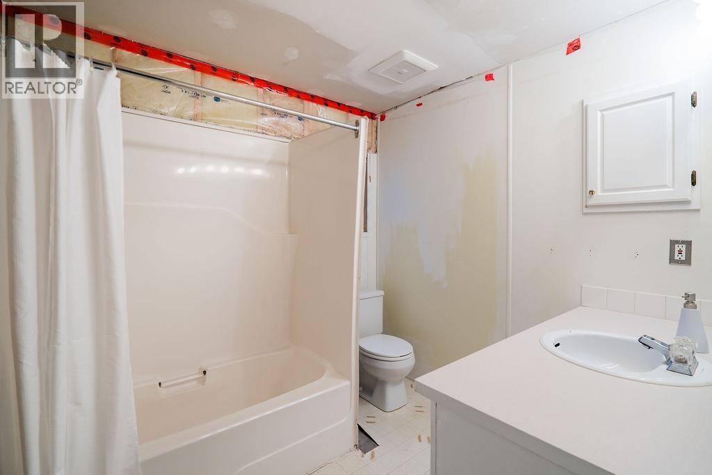19728 Poplar Place, Pitt Meadows, BC - Indoor Photo Showing Bathroom