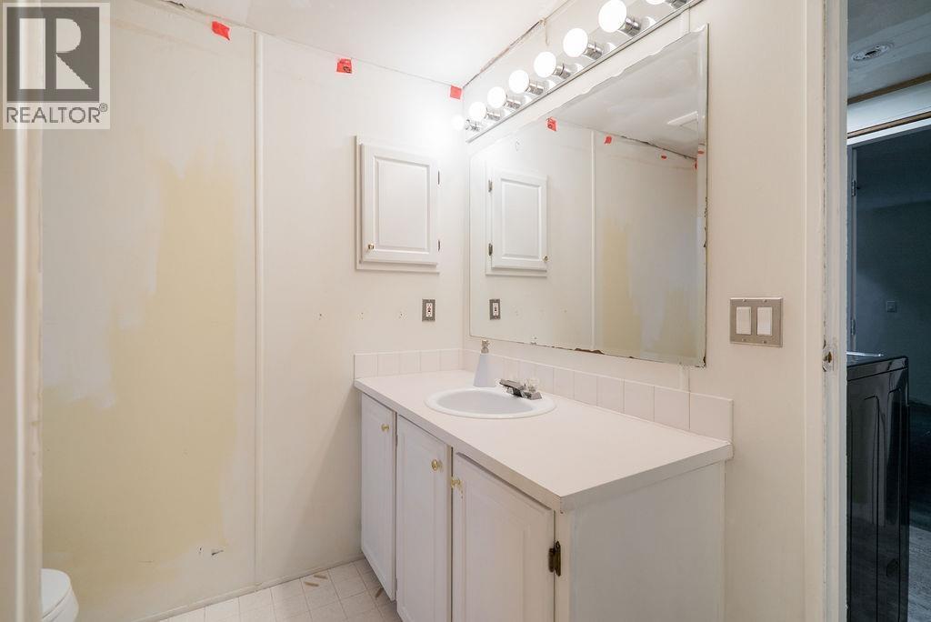 19728 Poplar Place, Pitt Meadows, BC - Indoor Photo Showing Bathroom