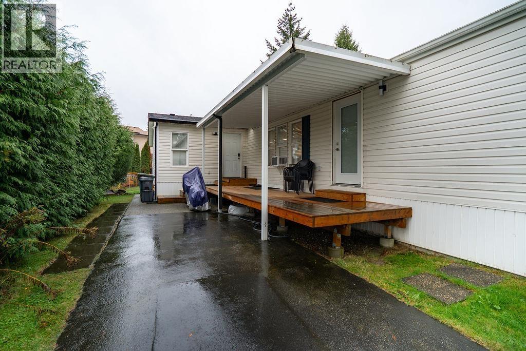 19728 Poplar Place, Pitt Meadows, BC - Outdoor With Deck Patio Veranda With Exterior