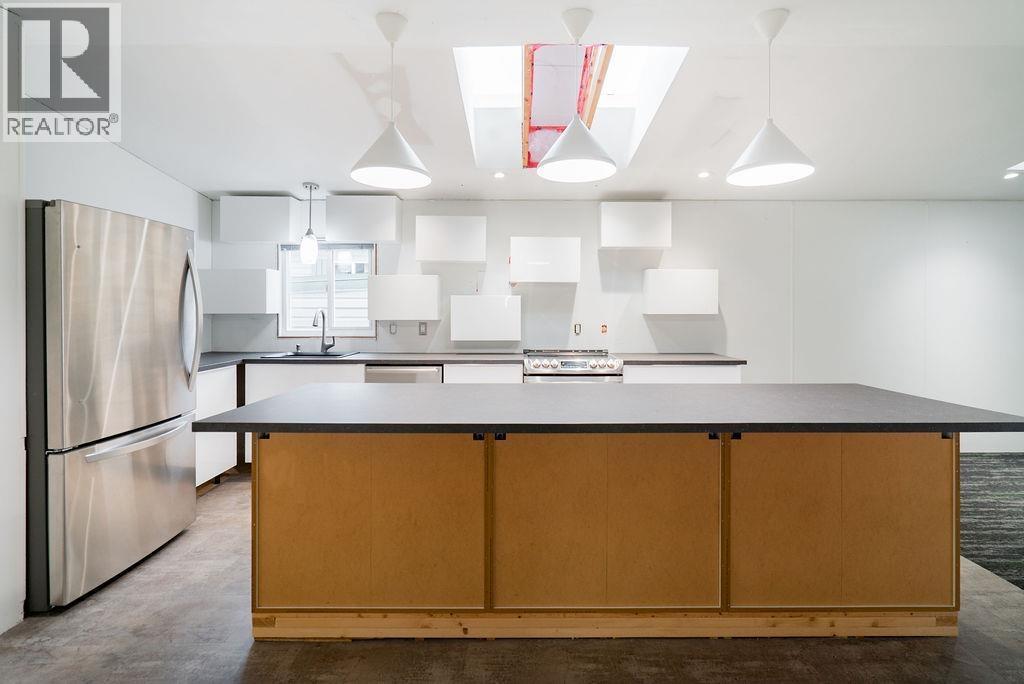 19728 Poplar Place, Pitt Meadows, BC - Indoor Photo Showing Kitchen