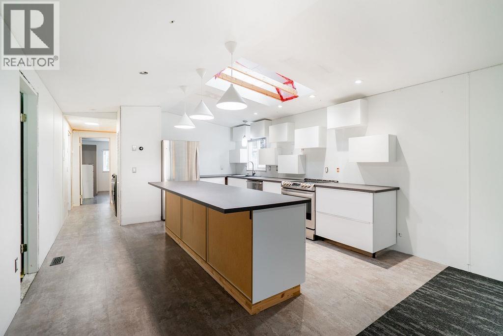 19728 Poplar Place, Pitt Meadows, BC - Indoor Photo Showing Kitchen
