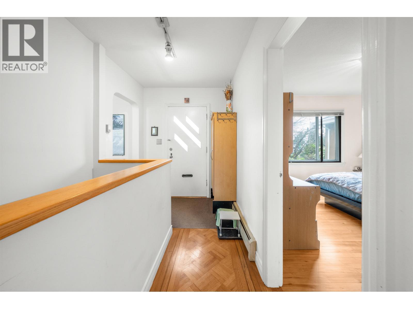 1371 Duthie Avenue, Burnaby, BC - Indoor Photo Showing Other Room