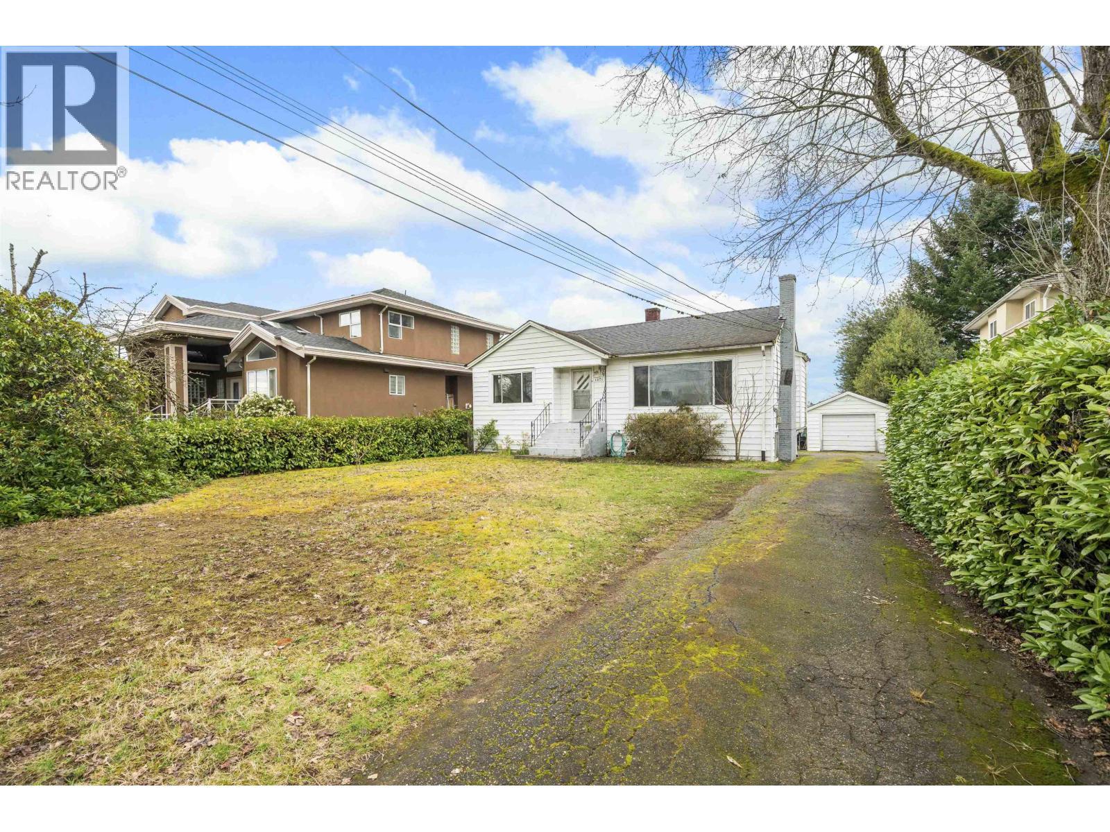 1371 Duthie Avenue, Burnaby, BC - Outdoor