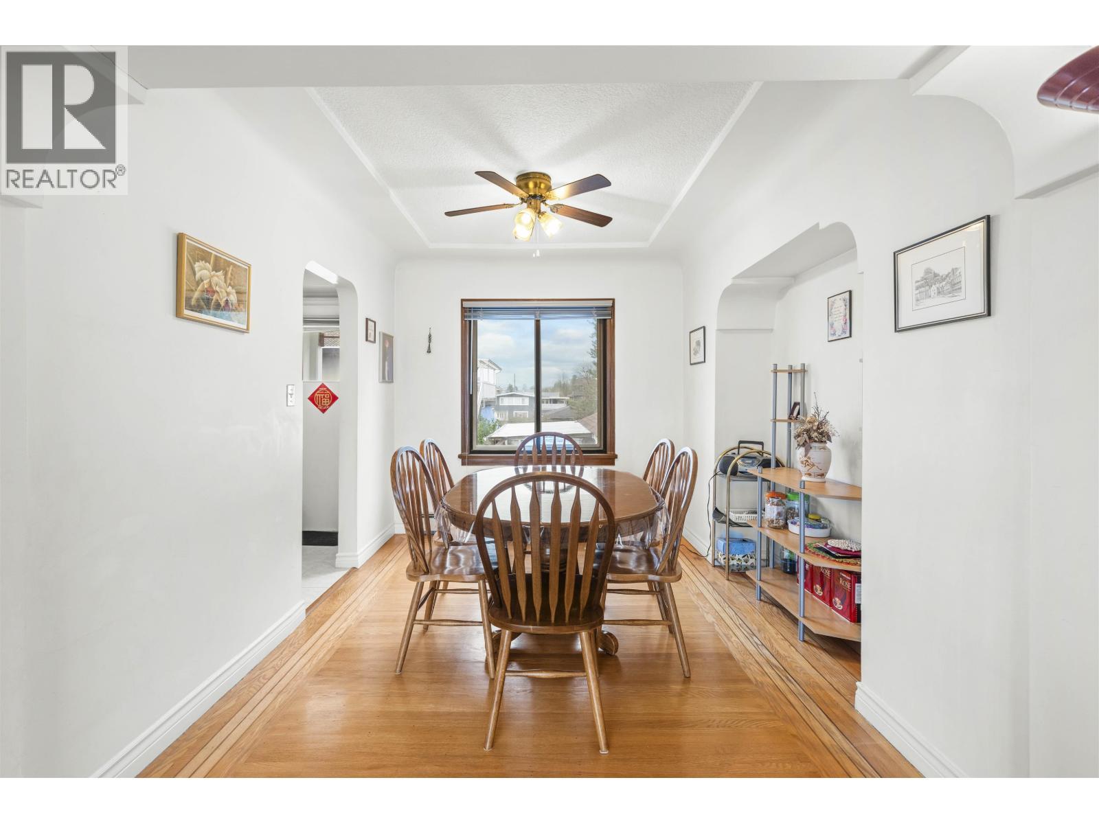 1371 Duthie Avenue, Burnaby, BC - Indoor Photo Showing Dining Room
