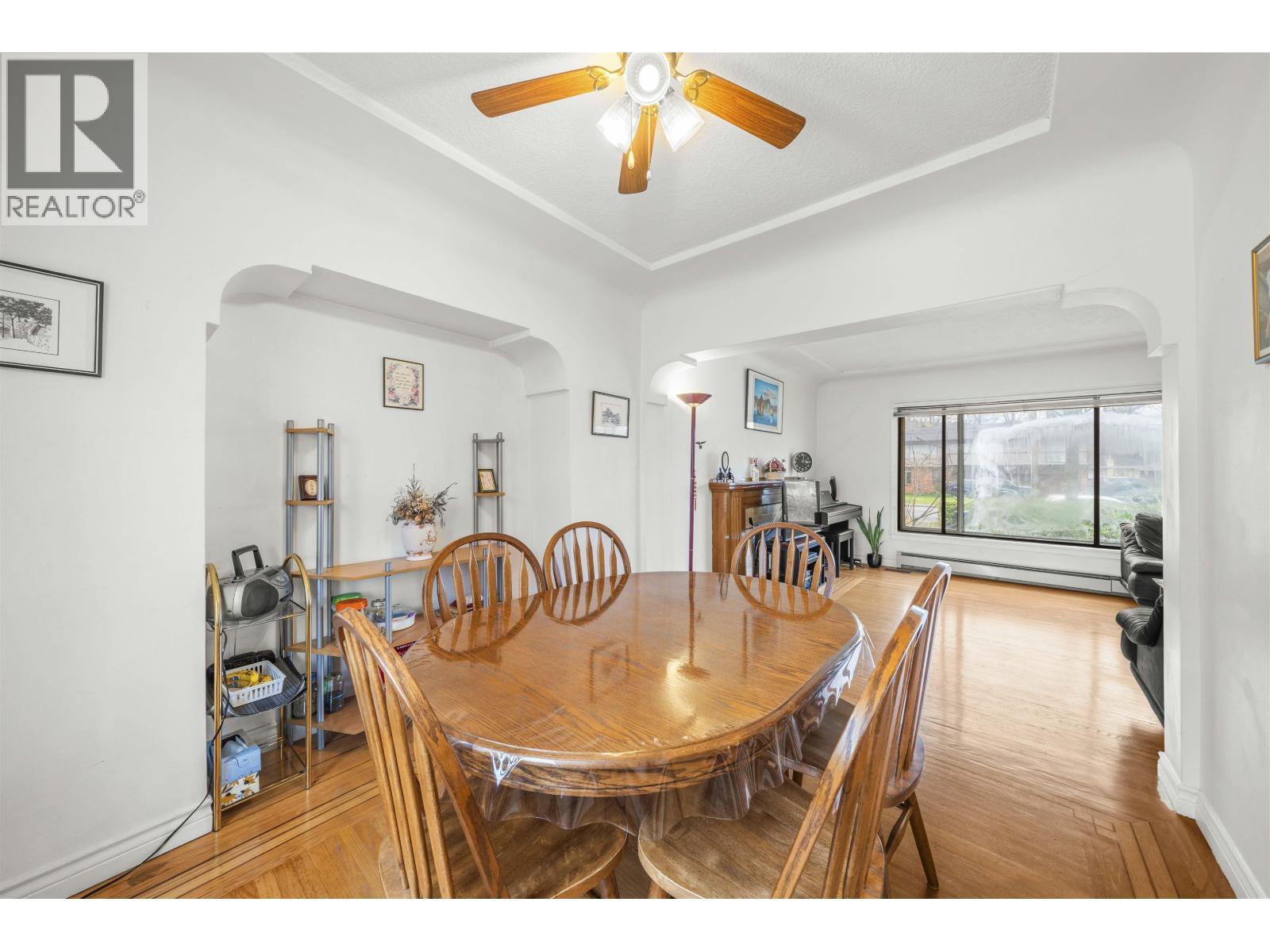 1371 Duthie Avenue, Burnaby, BC - Indoor Photo Showing Dining Room