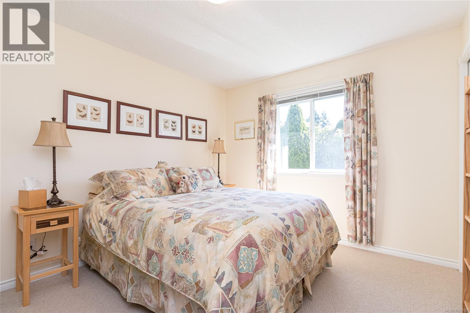 6377 Rodolph Rd, Central Saanich, BC - Indoor Photo Showing Bedroom