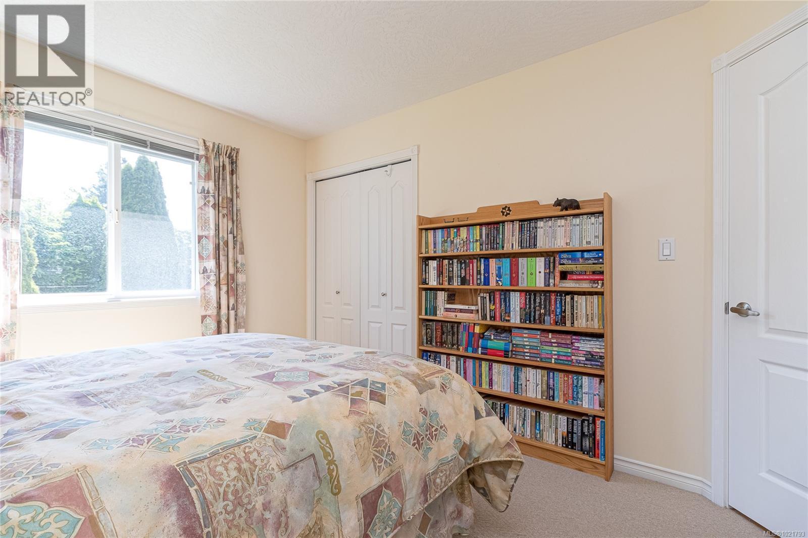 6377 Rodolph Rd, Central Saanich, BC - Indoor Photo Showing Bedroom