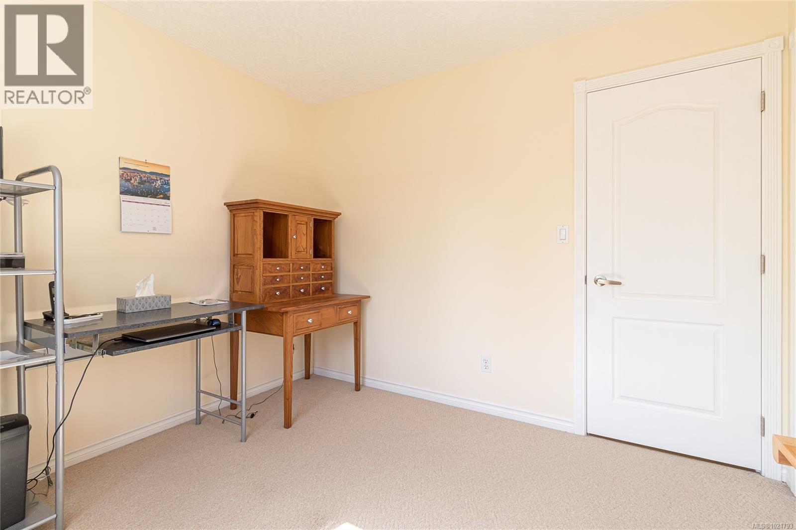 6377 Rodolph Rd, Central Saanich, BC - Indoor
