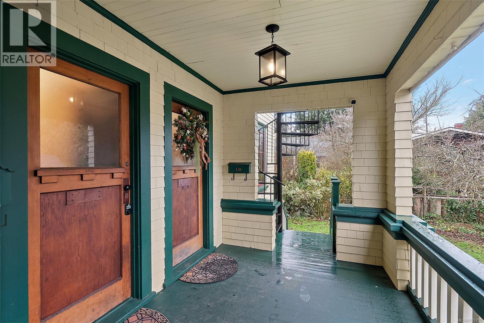 Two separate entrances Duplex - 132 Government St S, Victoria, BC - Outdoor With Exterior