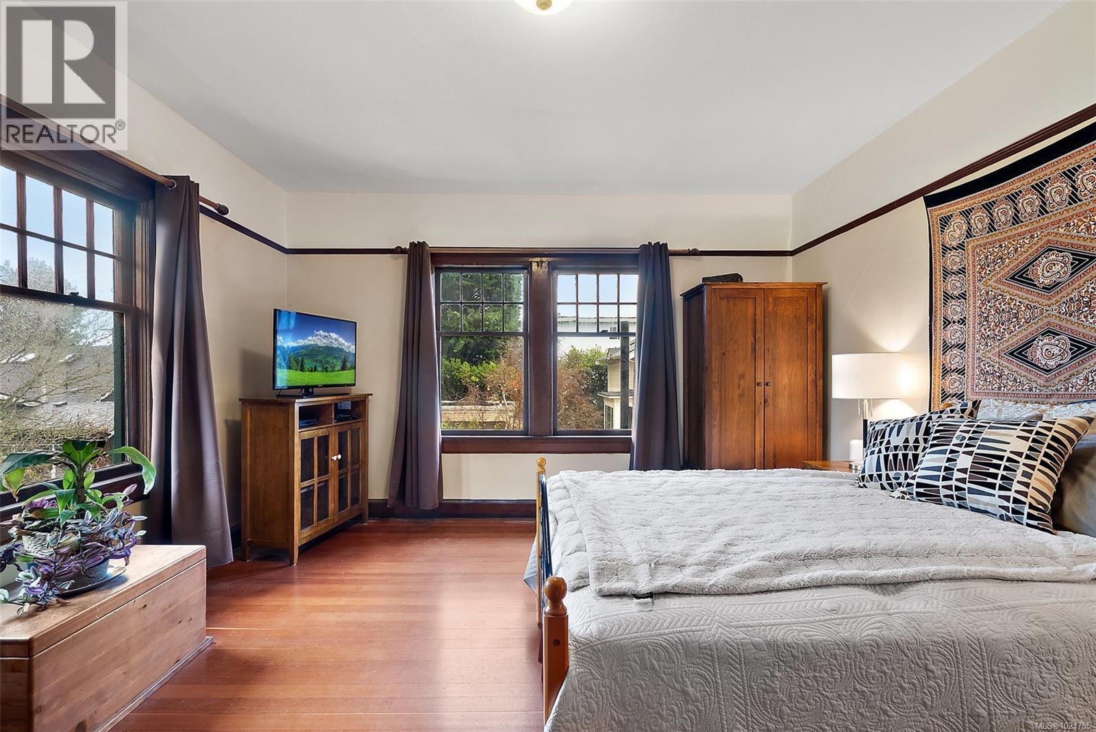 132 Government St S, Victoria, BC - Indoor Photo Showing Bedroom
