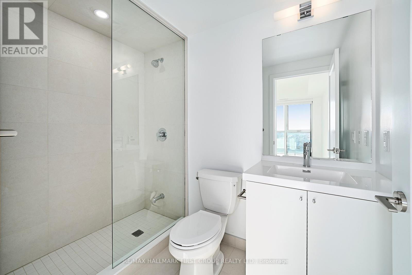 1123 - 2545 Simcoe Street N, Oshawa, ON - Indoor Photo Showing Bathroom