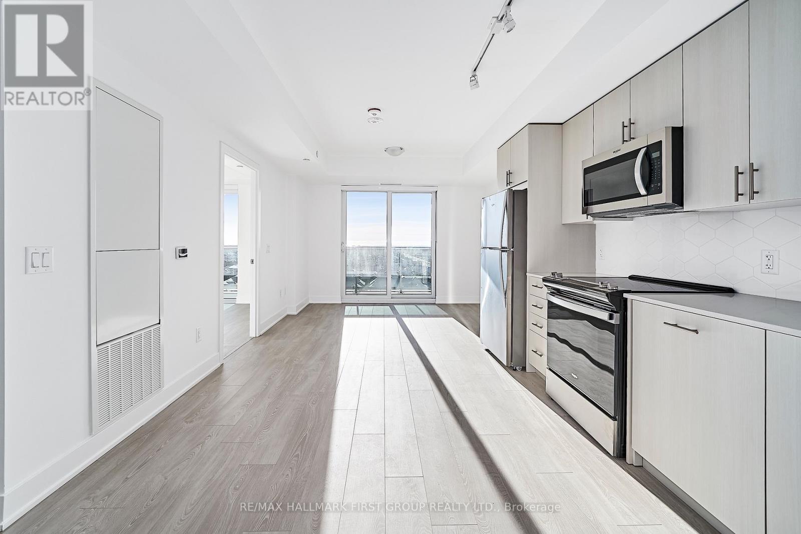 1123 - 2545 Simcoe Street N, Oshawa, ON - Indoor