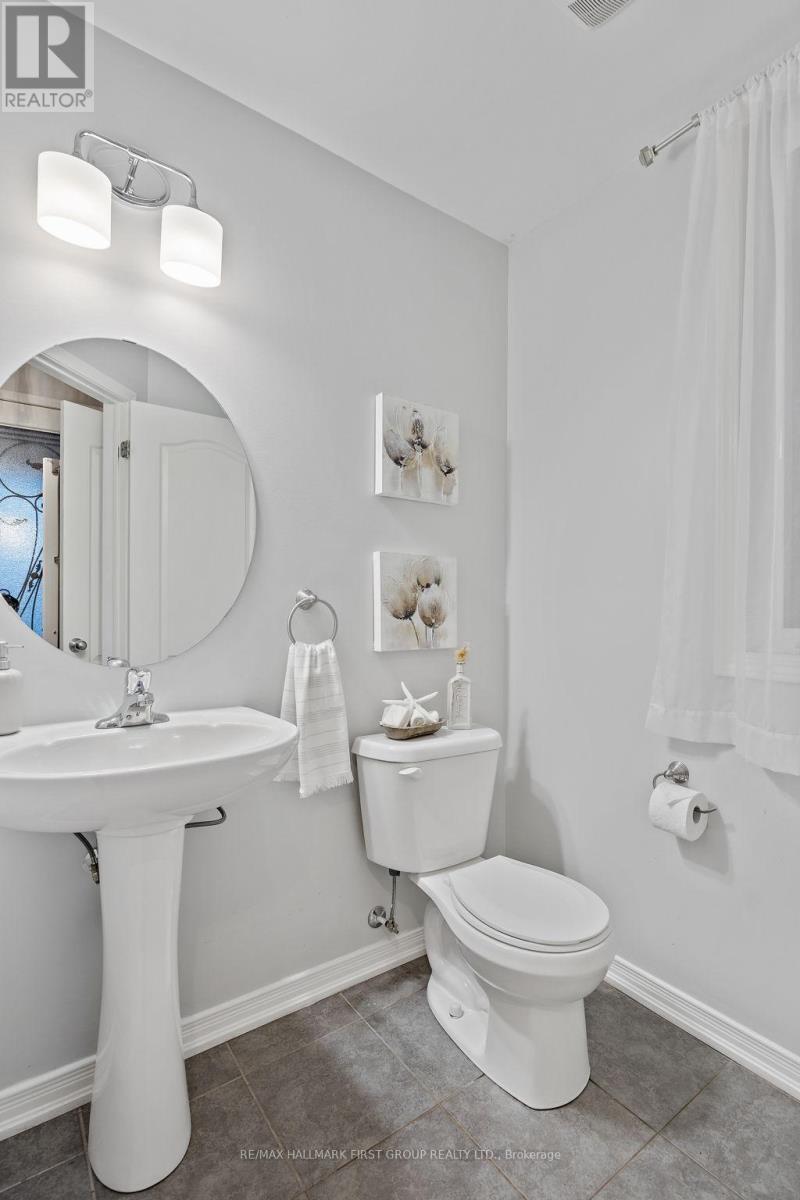55 Buttonshaw Street, Clarington, ON - Indoor Photo Showing Bathroom