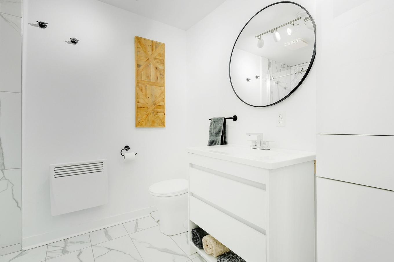 Bathroom - 652 Ch. Des Pins E., Saint-Sauveur, QC - Indoor Photo Showing Bathroom