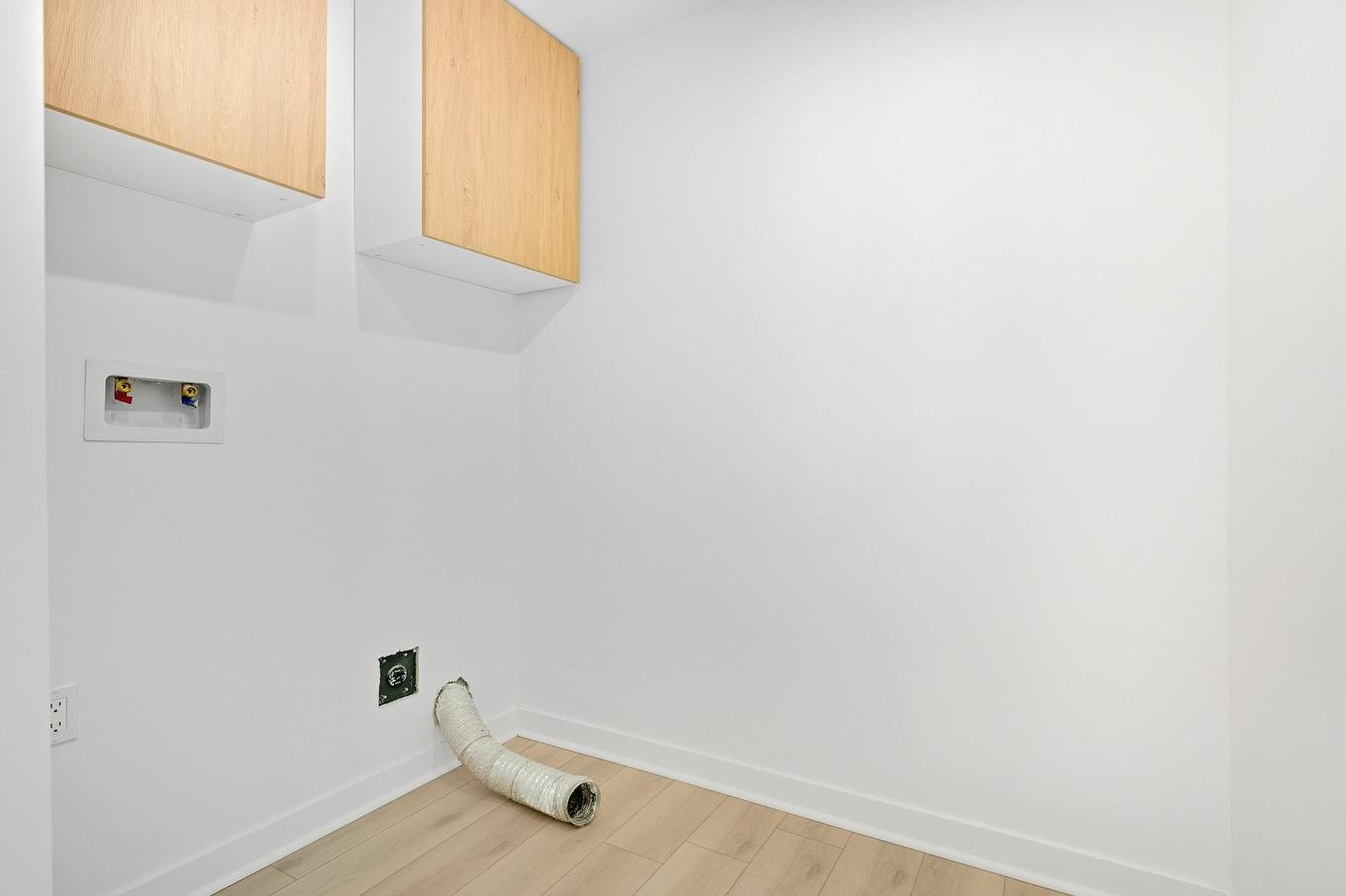 Laundry room - 652 Ch. Des Pins E., Saint-Sauveur, QC - Indoor Photo Showing Other Room