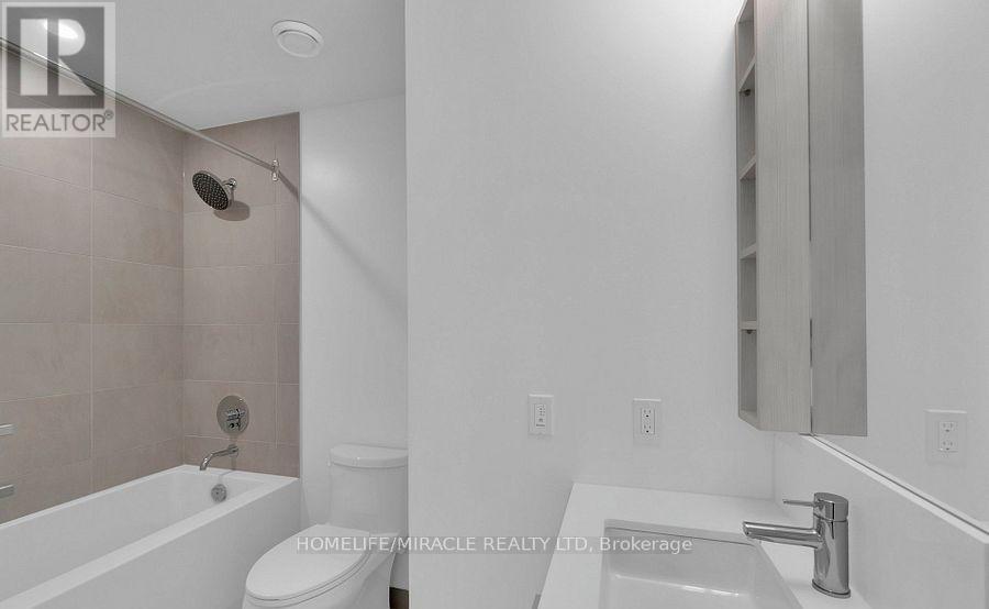 5308 - 7890 Jane Street, Vaughan, ON - Indoor Photo Showing Bathroom