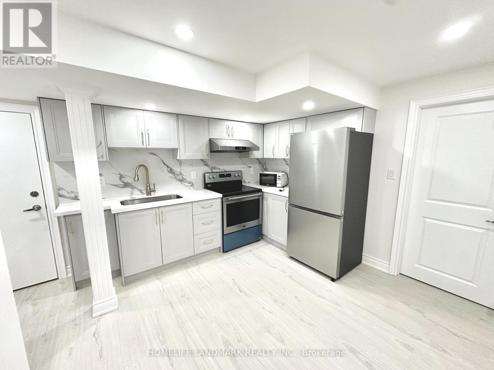 Bsmt - 111 Prairie Rose Drive, Richmond Hill, ON - Indoor Photo Showing Kitchen