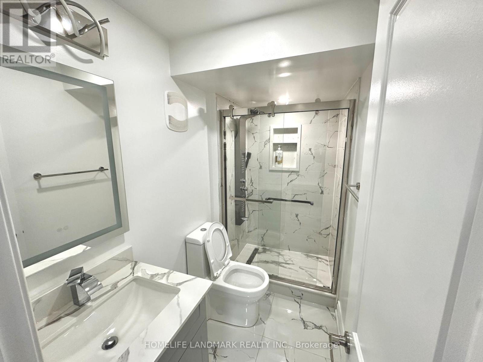 3-Piece Ensuite in BR2 - Bsmt - 111 Prairie Rose Drive, Richmond Hill, ON - Indoor Photo Showing Bathroom