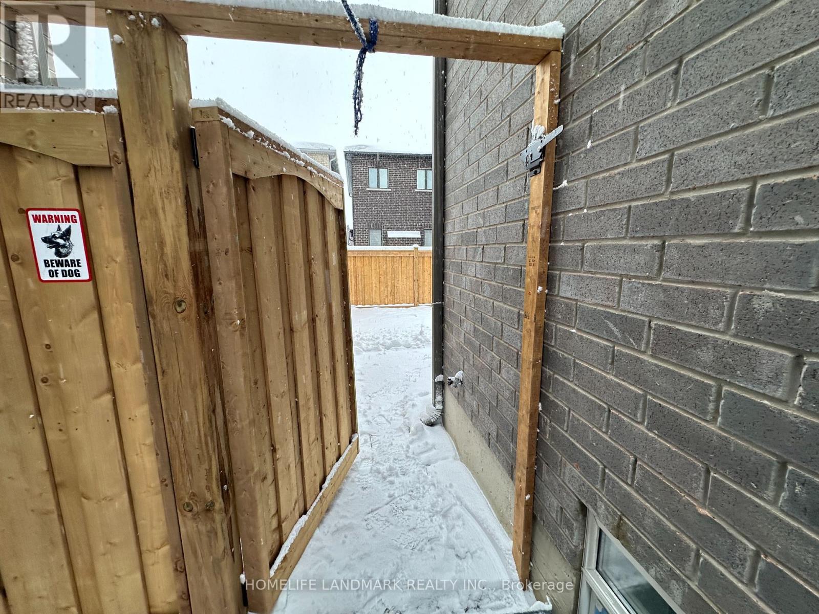 Side Walk - Bsmt - 111 Prairie Rose Drive, Richmond Hill, ON - Photo Showing Other Room