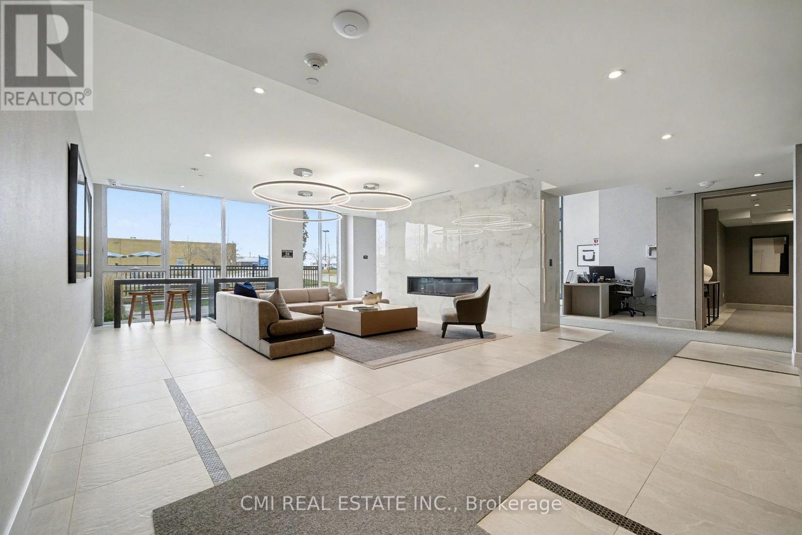 311 - 185 Deerfield Road N, Newmarket, ON - Indoor Photo Showing Other Room