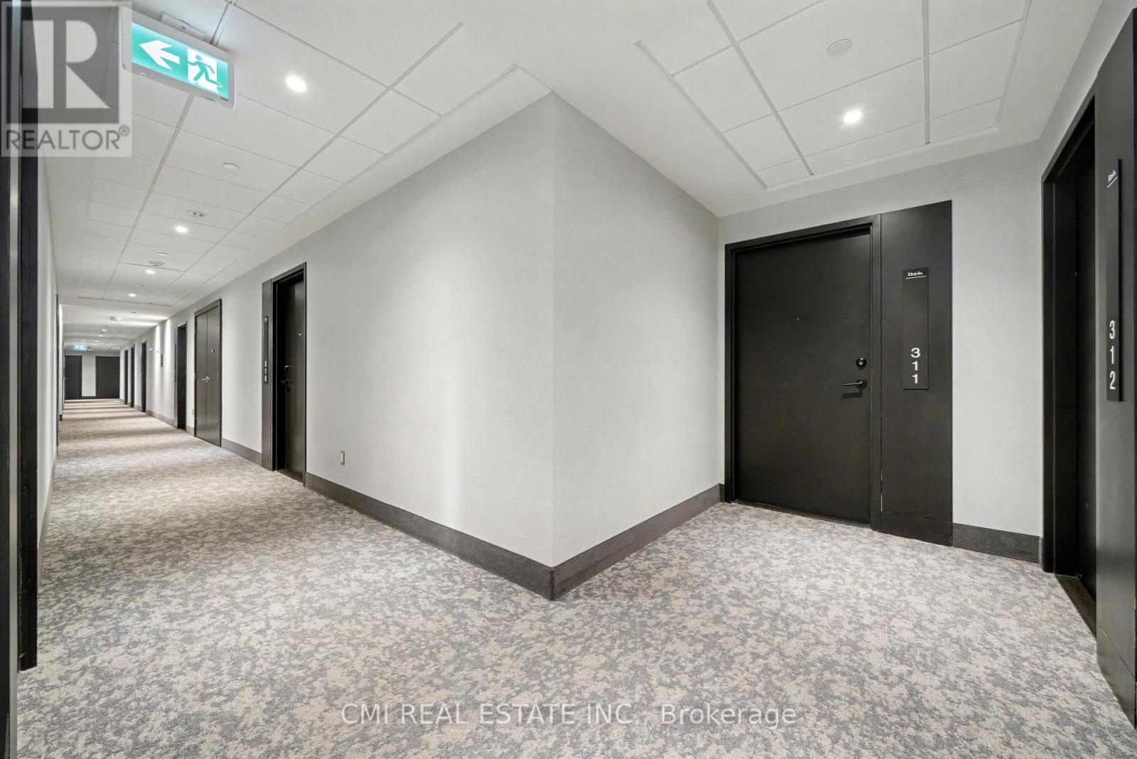 311 - 185 Deerfield Road N, Newmarket, ON - Indoor