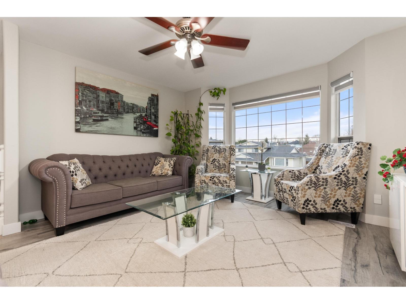 32110 Rogers Avenue, Abbotsford, BC - Indoor Photo Showing Living Room