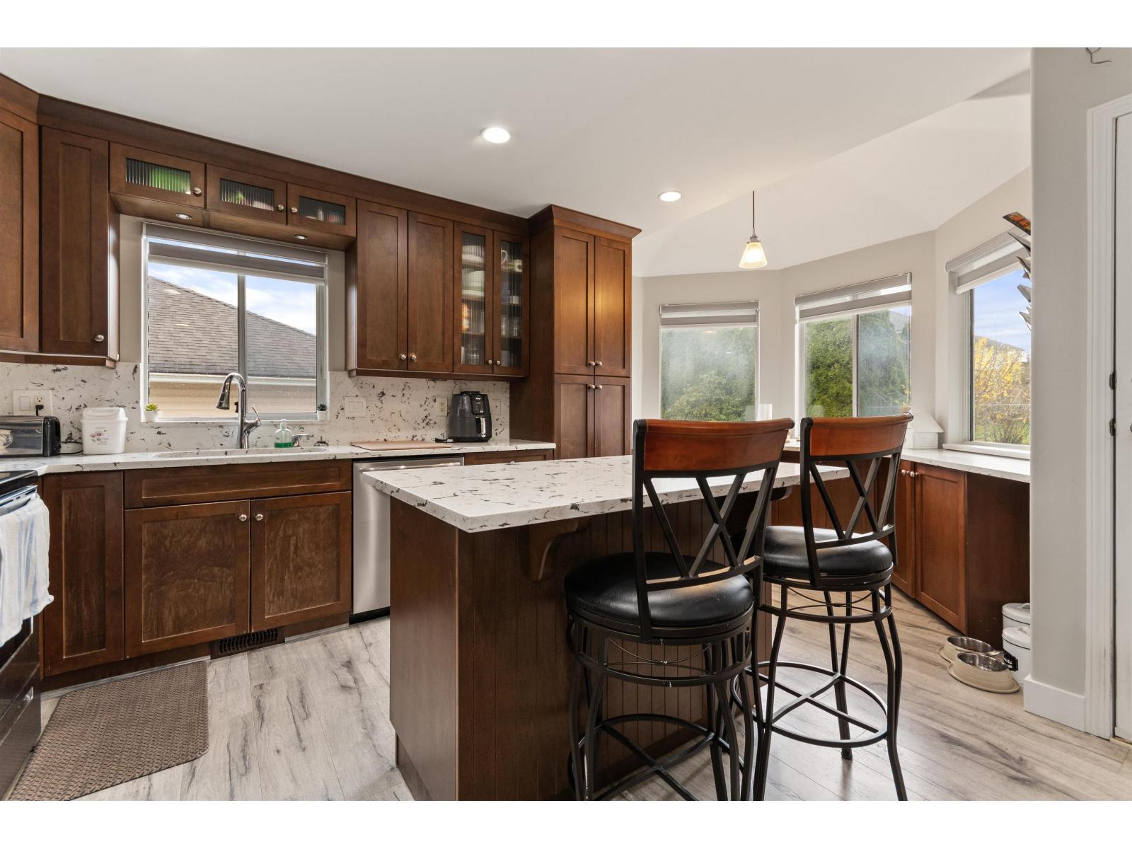 32110 Rogers Avenue, Abbotsford, BC - Indoor Photo Showing Kitchen