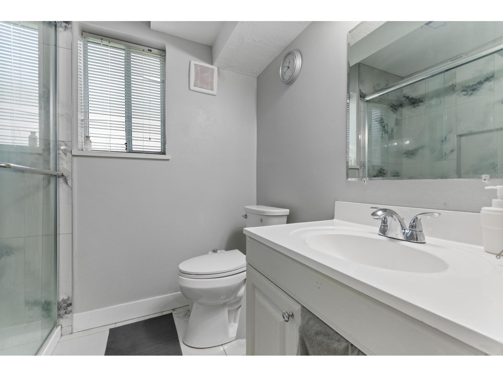 32110 Rogers Avenue, Abbotsford, BC - Indoor Photo Showing Bathroom