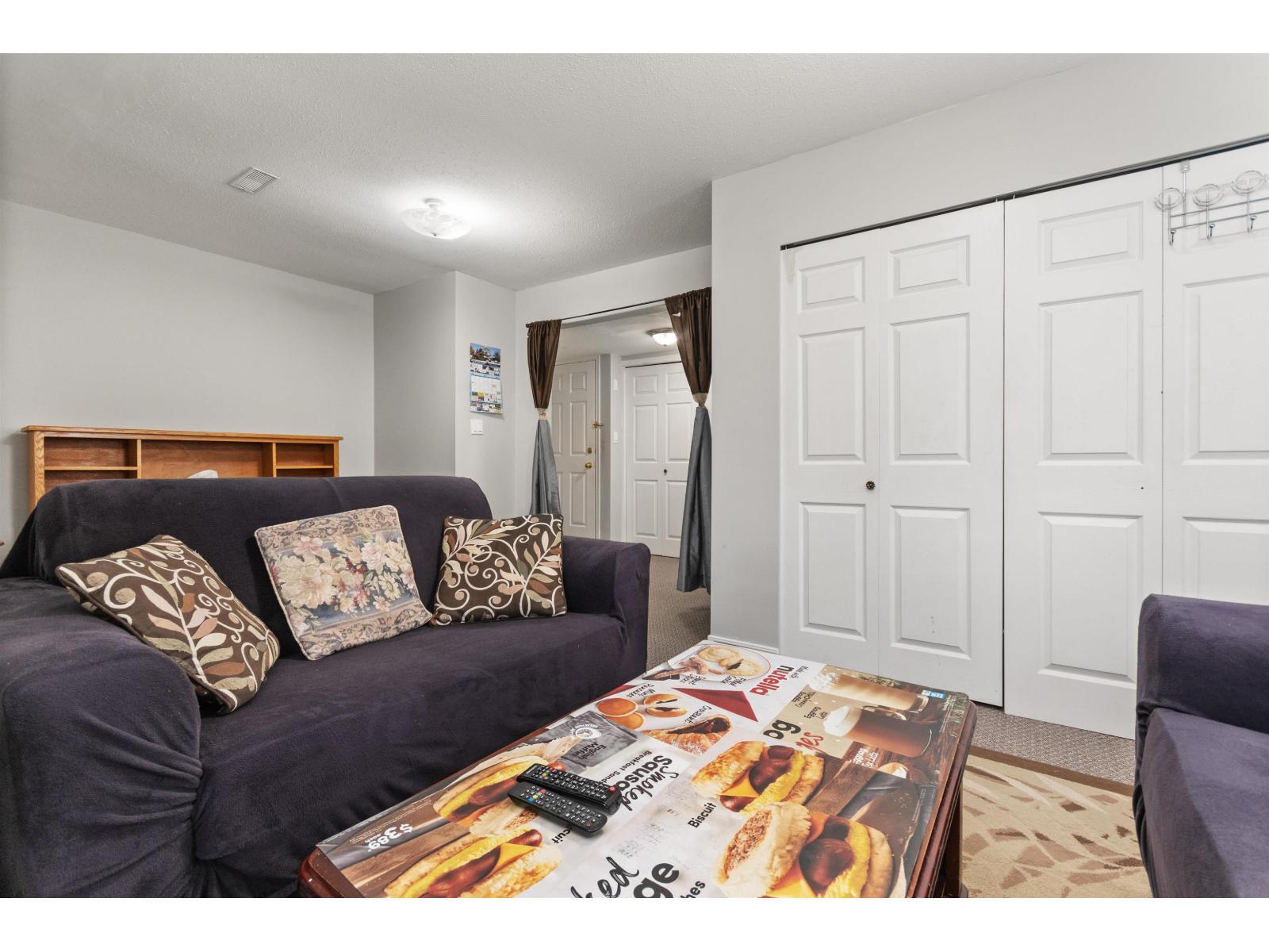 32110 Rogers Avenue, Abbotsford, BC - Indoor Photo Showing Bedroom