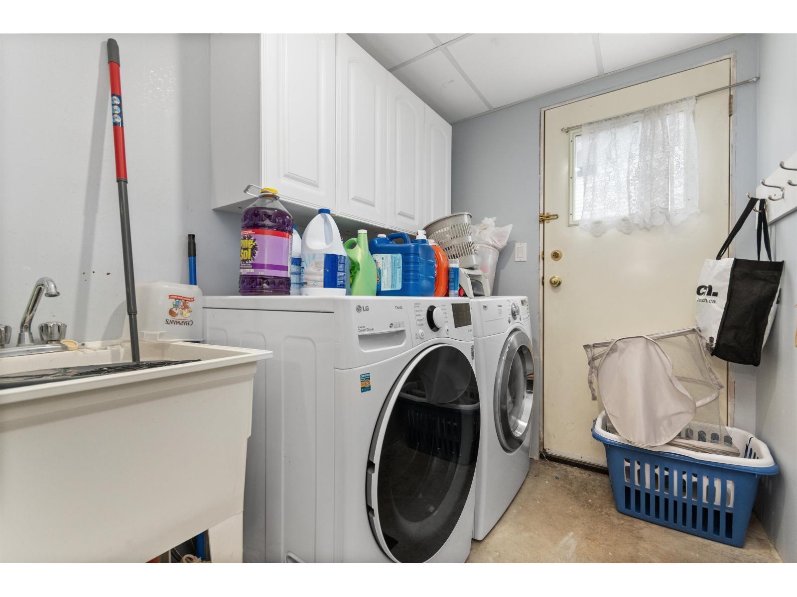 32110 Rogers Avenue, Abbotsford, BC - Indoor Photo Showing Laundry Room