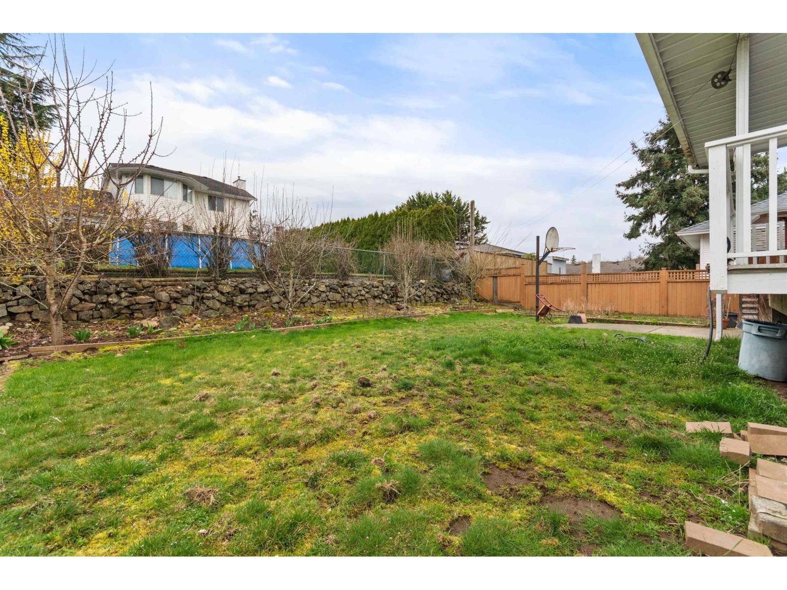 32110 Rogers Avenue, Abbotsford, BC - Outdoor