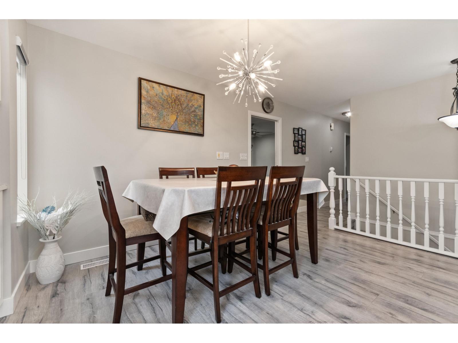 32110 Rogers Avenue, Abbotsford, BC - Indoor Photo Showing Dining Room