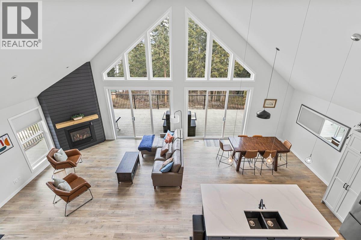 3040 Cedar Drive, Blind Bay, BC - Indoor With Fireplace