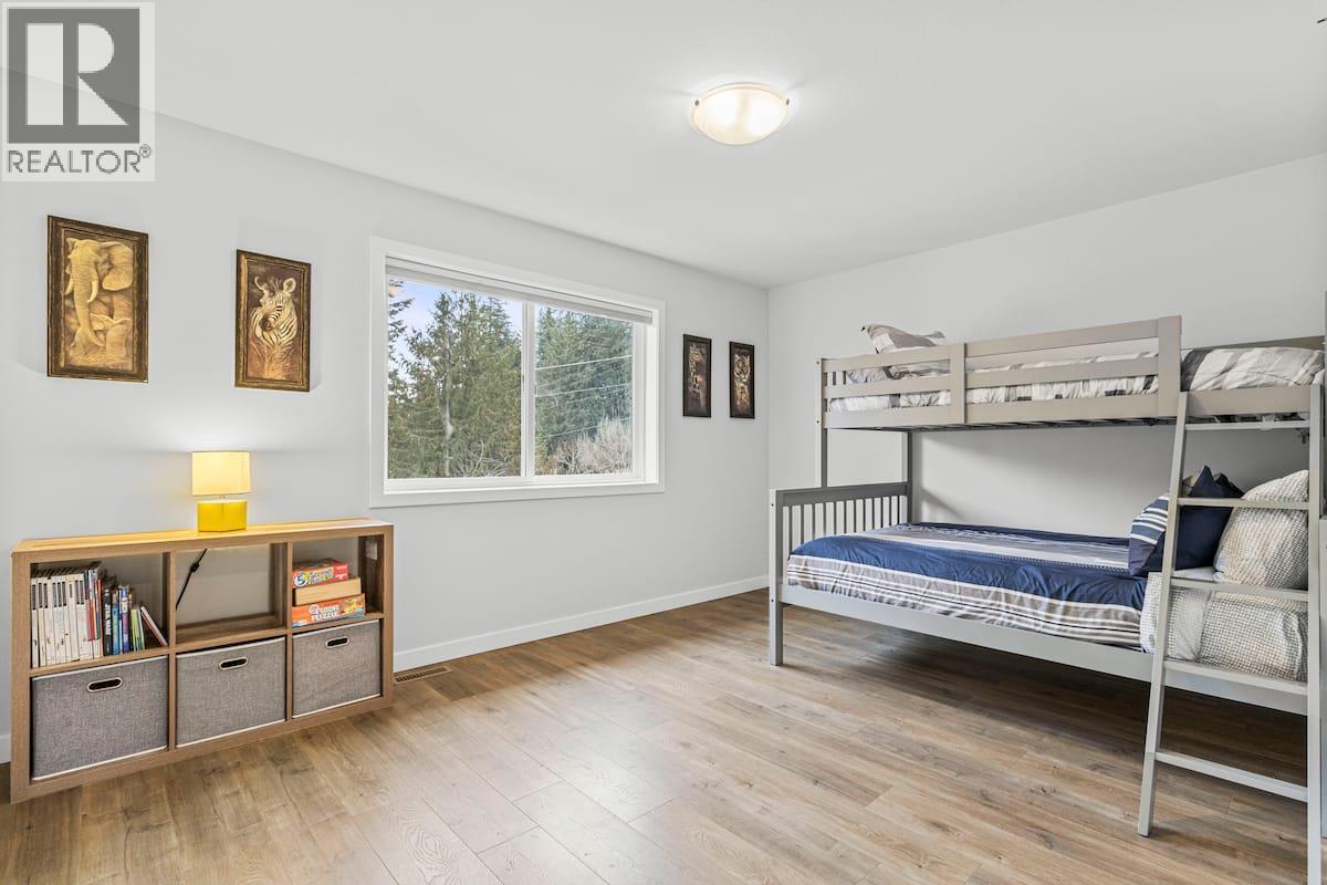 bedroom #2 - 3040 Cedar Drive, Blind Bay, BC - Indoor Photo Showing Bedroom