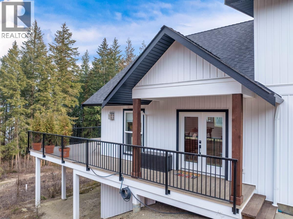 3040 Cedar Drive, Blind Bay, BC - Outdoor With Deck Patio Veranda With Exterior