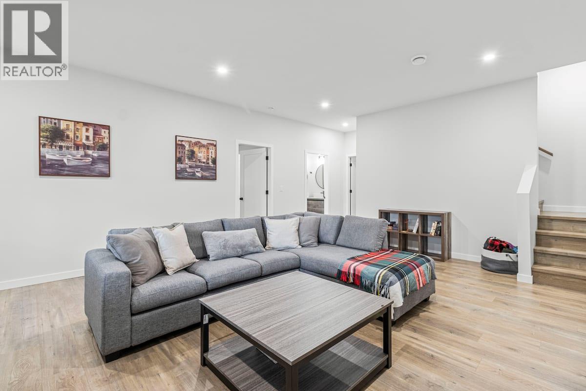 family room - 3040 Cedar Drive, Blind Bay, BC - Indoor Photo Showing Living Room