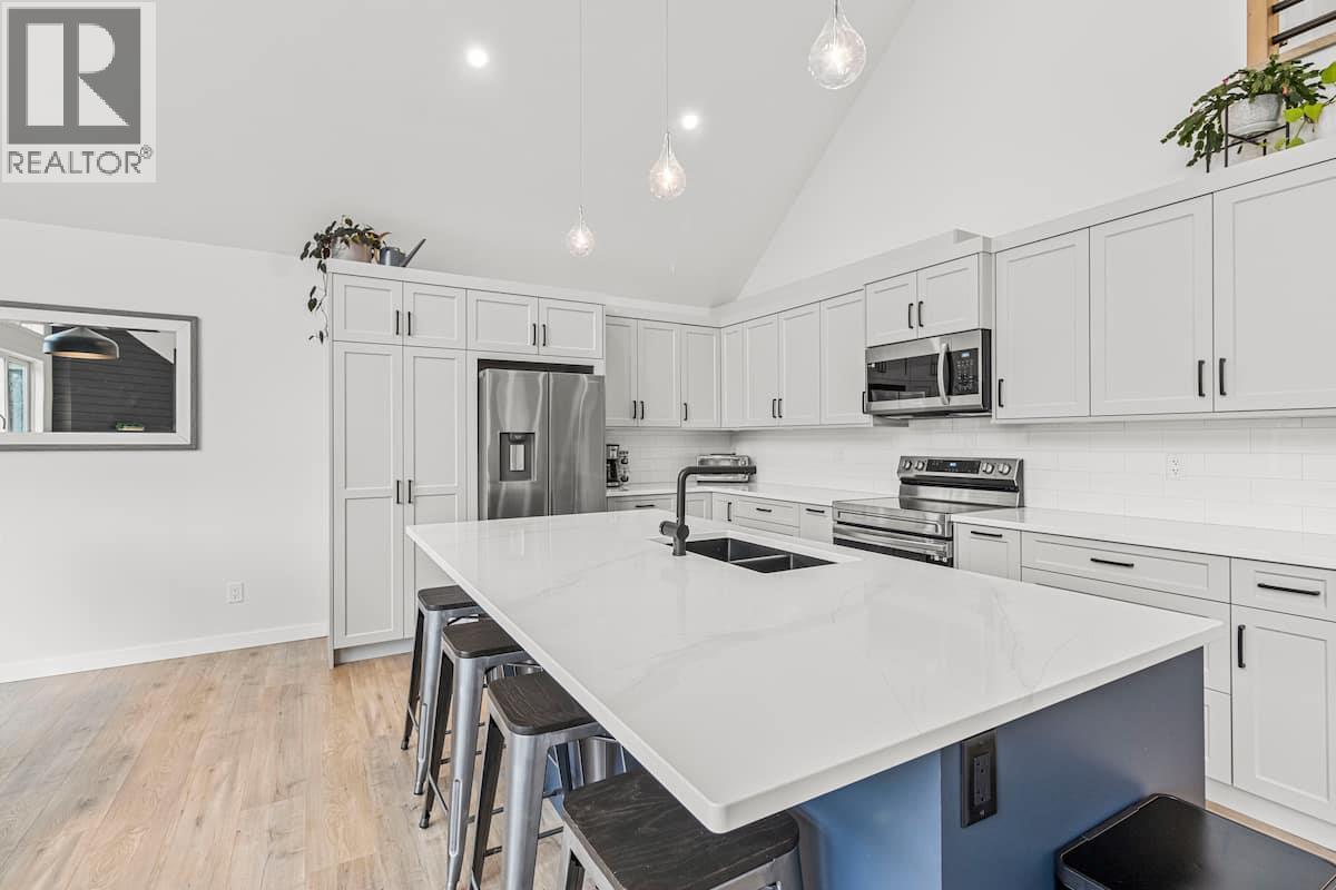 3040 Cedar Drive, Blind Bay, BC - Indoor Photo Showing Kitchen With Double Sink With Upgraded Kitchen
