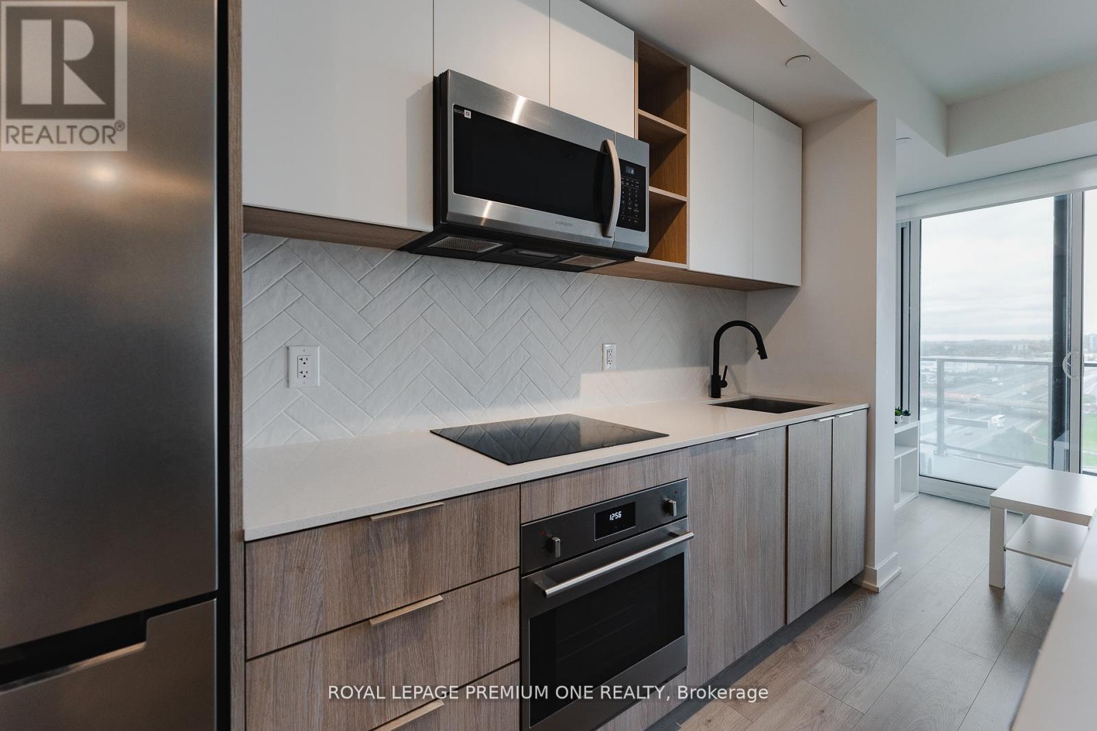 1402 - 36 Zorra Street, Toronto, ON - Indoor Photo Showing Kitchen