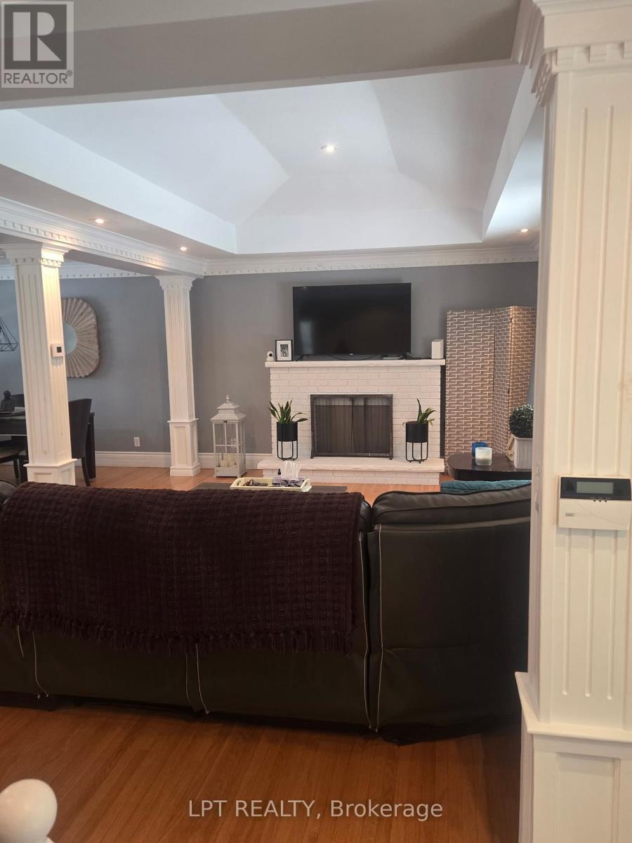 Unit A - 60 Norton Boulevard, Caledon, ON - Indoor Photo Showing Other Room