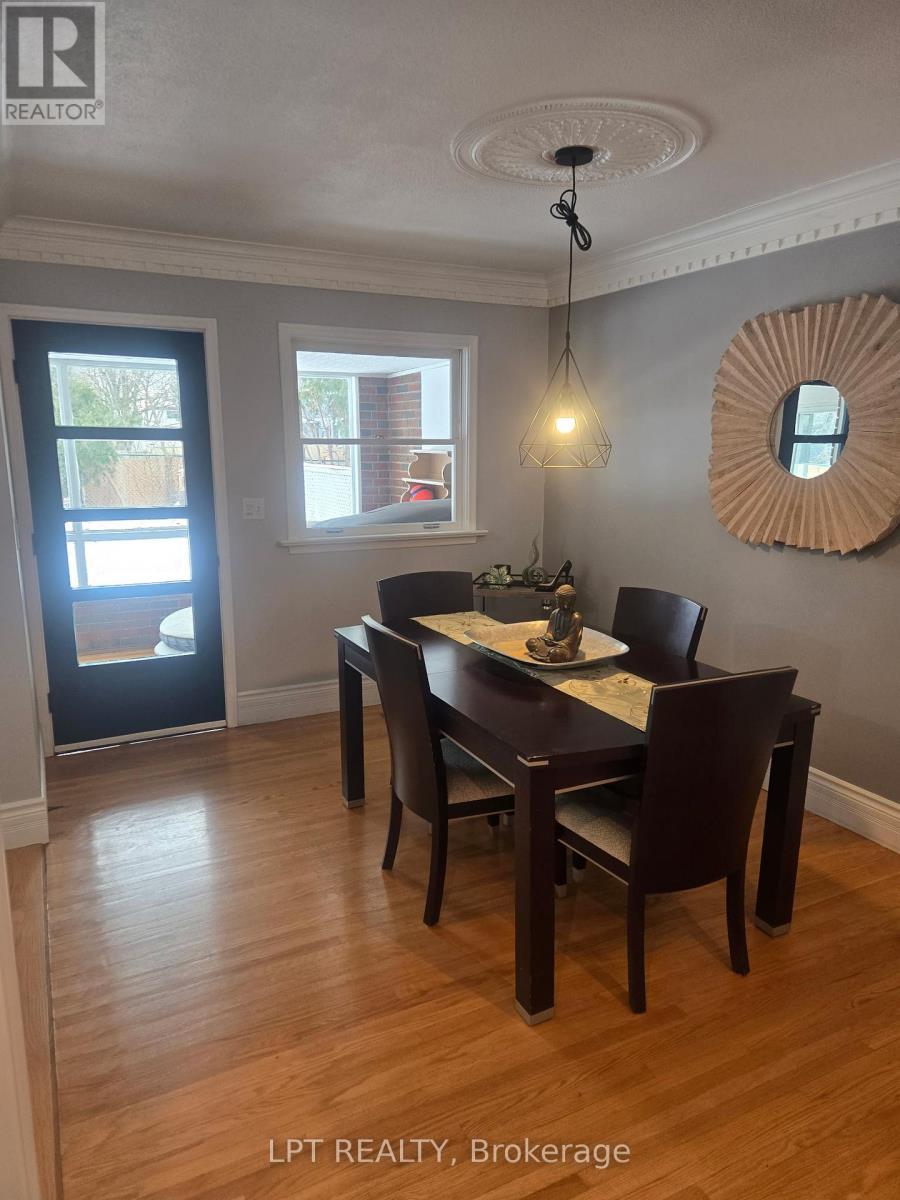 Unit A - 60 Norton Boulevard, Caledon, ON - Indoor Photo Showing Dining Room