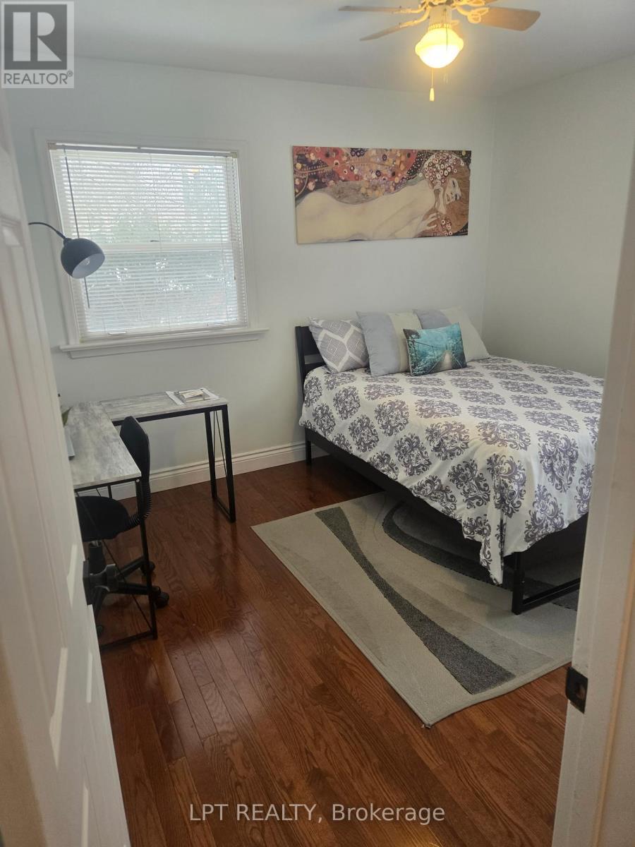 Unit A - 60 Norton Boulevard, Caledon, ON - Indoor Photo Showing Bedroom