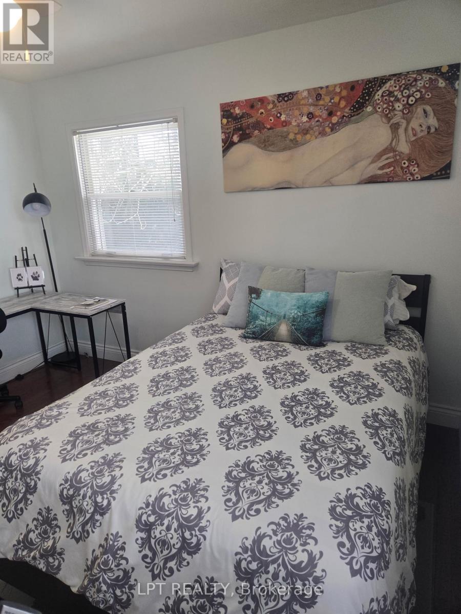 Unit A - 60 Norton Boulevard, Caledon, ON - Indoor Photo Showing Bedroom