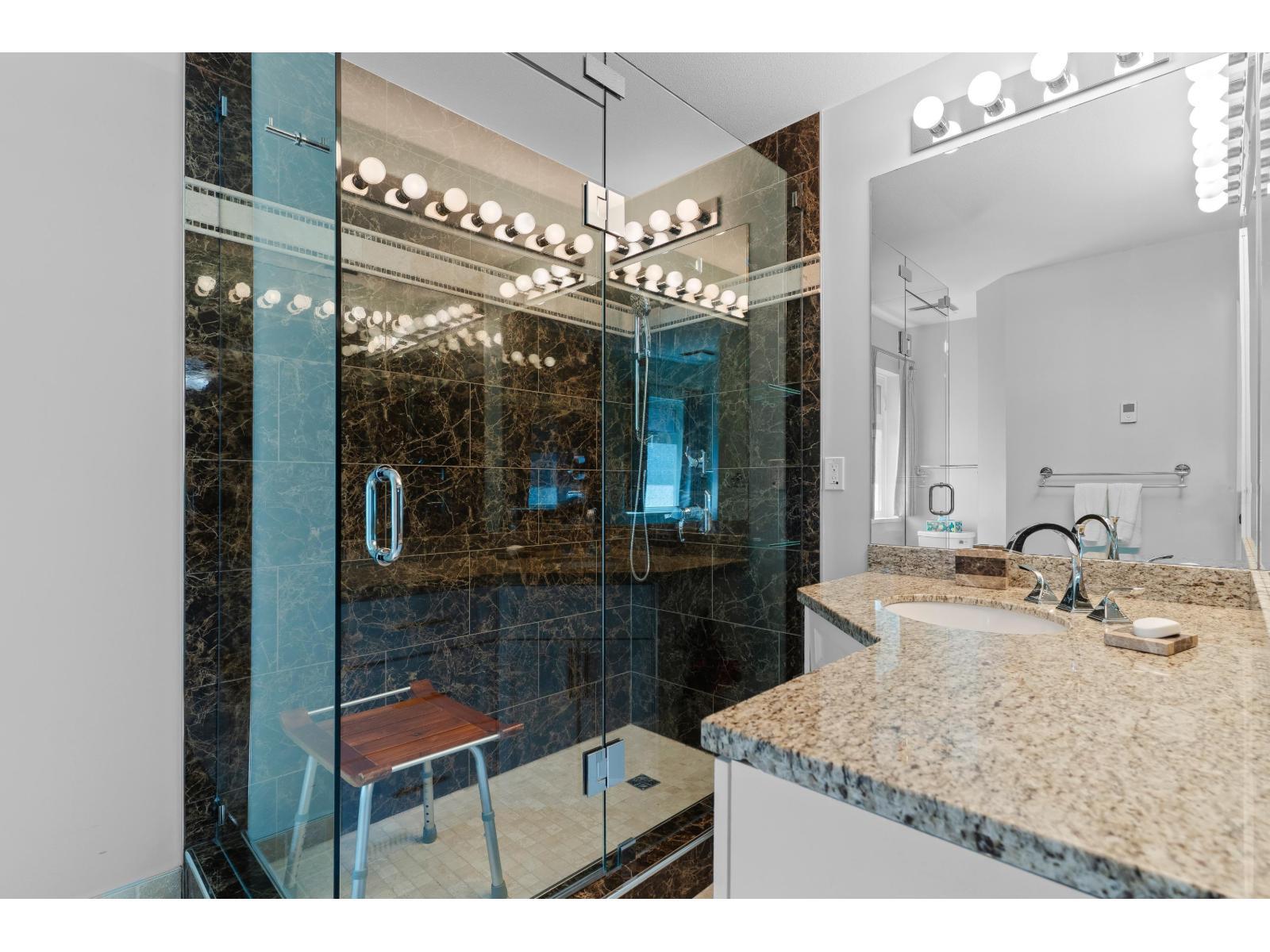 9253 203B Street, Langley, BC - Indoor Photo Showing Bathroom