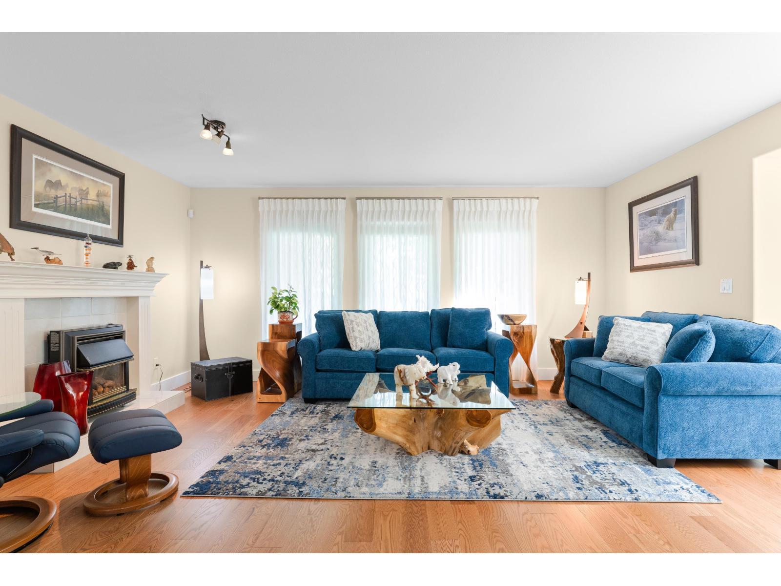 9253 203B Street, Langley, BC - Indoor Photo Showing Living Room With Fireplace