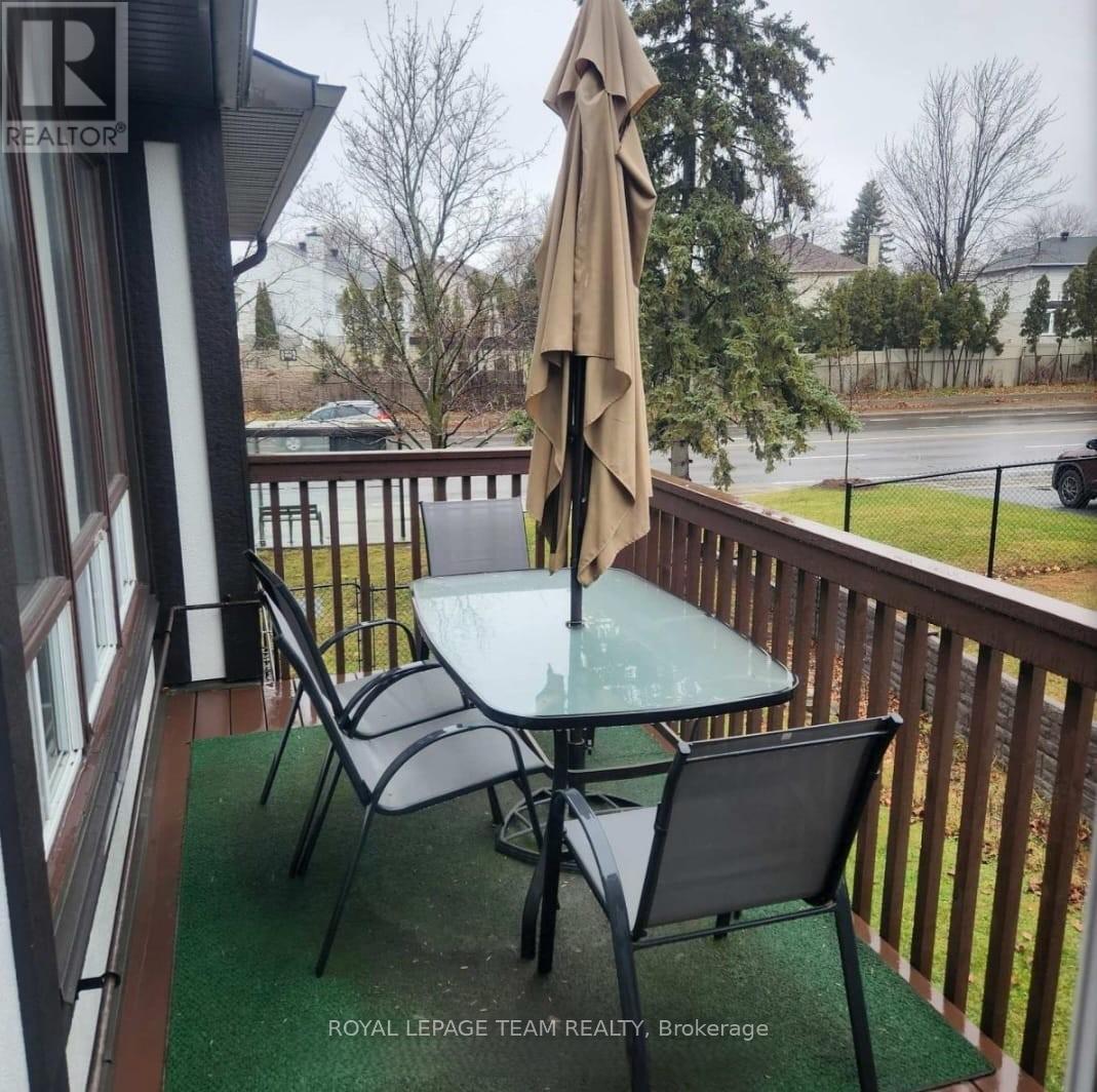 DECK - C - 7 Harness Lane, Ottawa, ON
