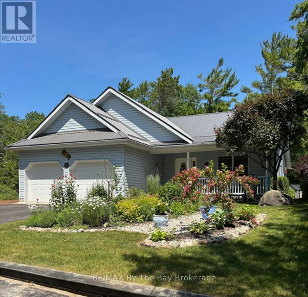 1327 River Road E, Wasaga Beach, ON - Outdoor