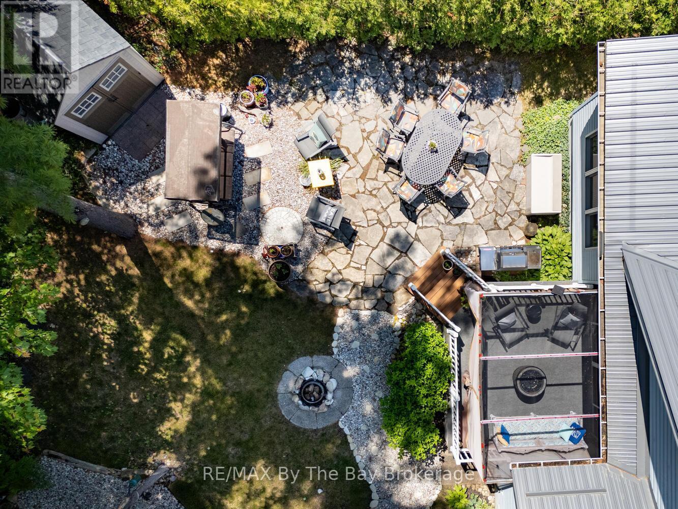 1327 River Road E, Wasaga Beach, ON - Outdoor