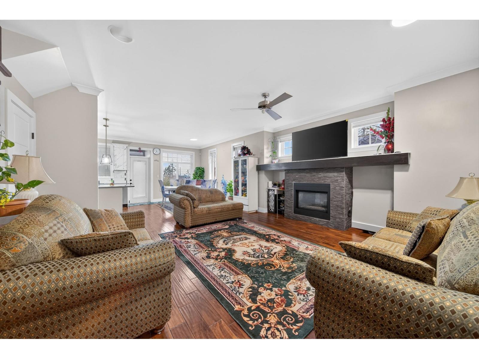 14191 60 Avenue, Surrey, BC - Indoor Photo Showing Living Room With Fireplace
