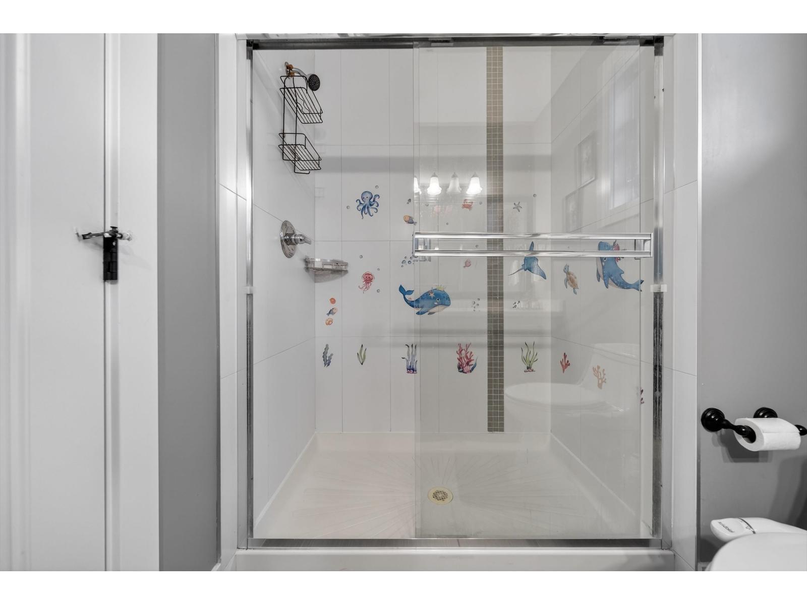 14191 60 Avenue, Surrey, BC - Indoor Photo Showing Bathroom